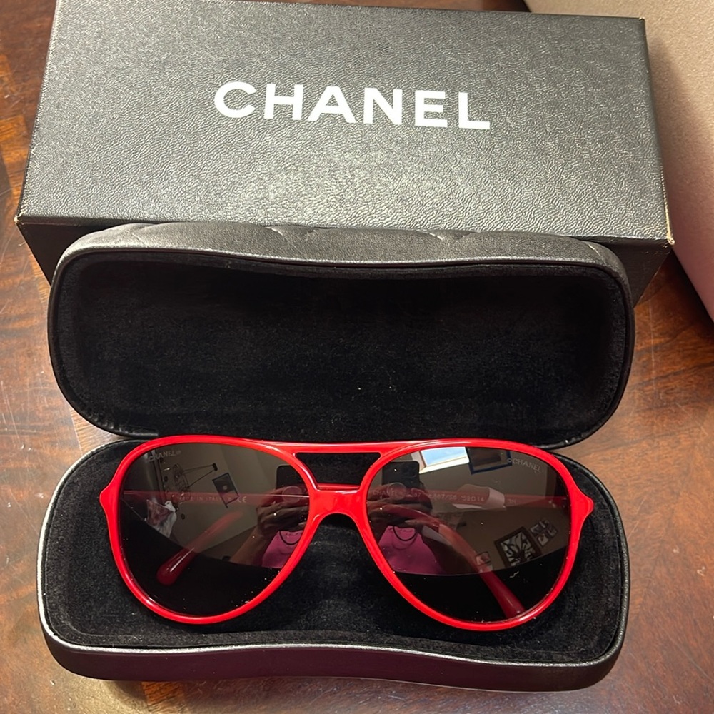 CHANEL Red Sunglasses
